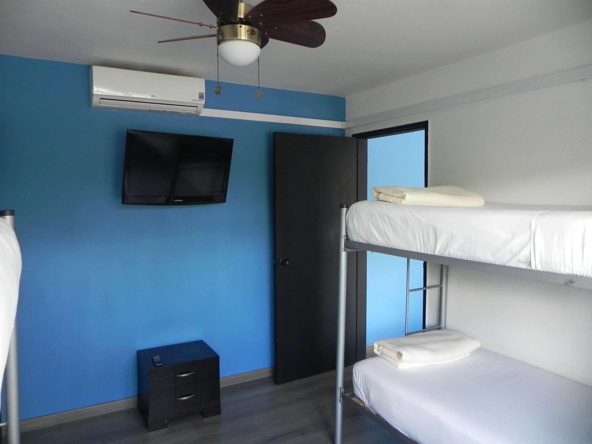 Hostal Tamarindo Inn Medellin Exterior photo
